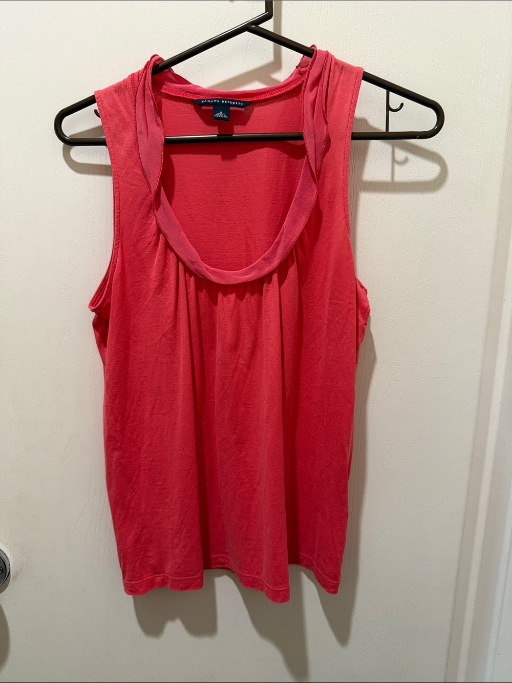 Banana Republic Coral Pink Scoop Neck Tank